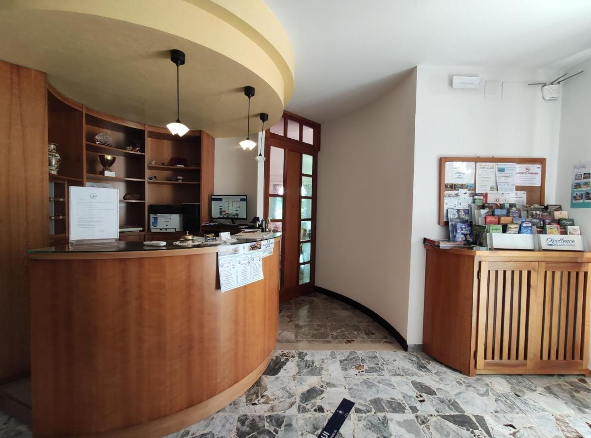 Hotel 2 Palme Torri Del Benaco Luaran gambar