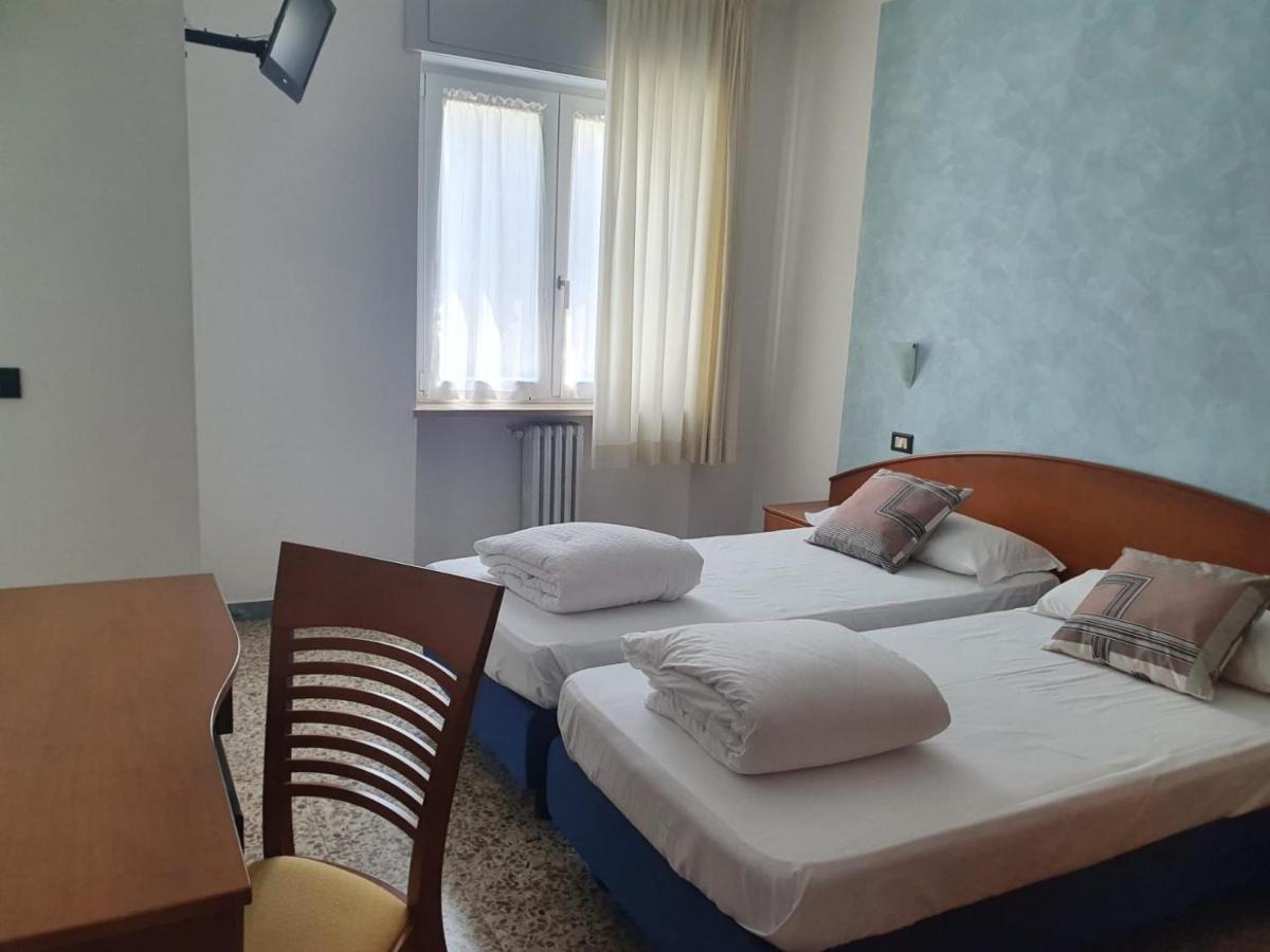 Hotel 2 Palme Torri Del Benaco Luaran gambar