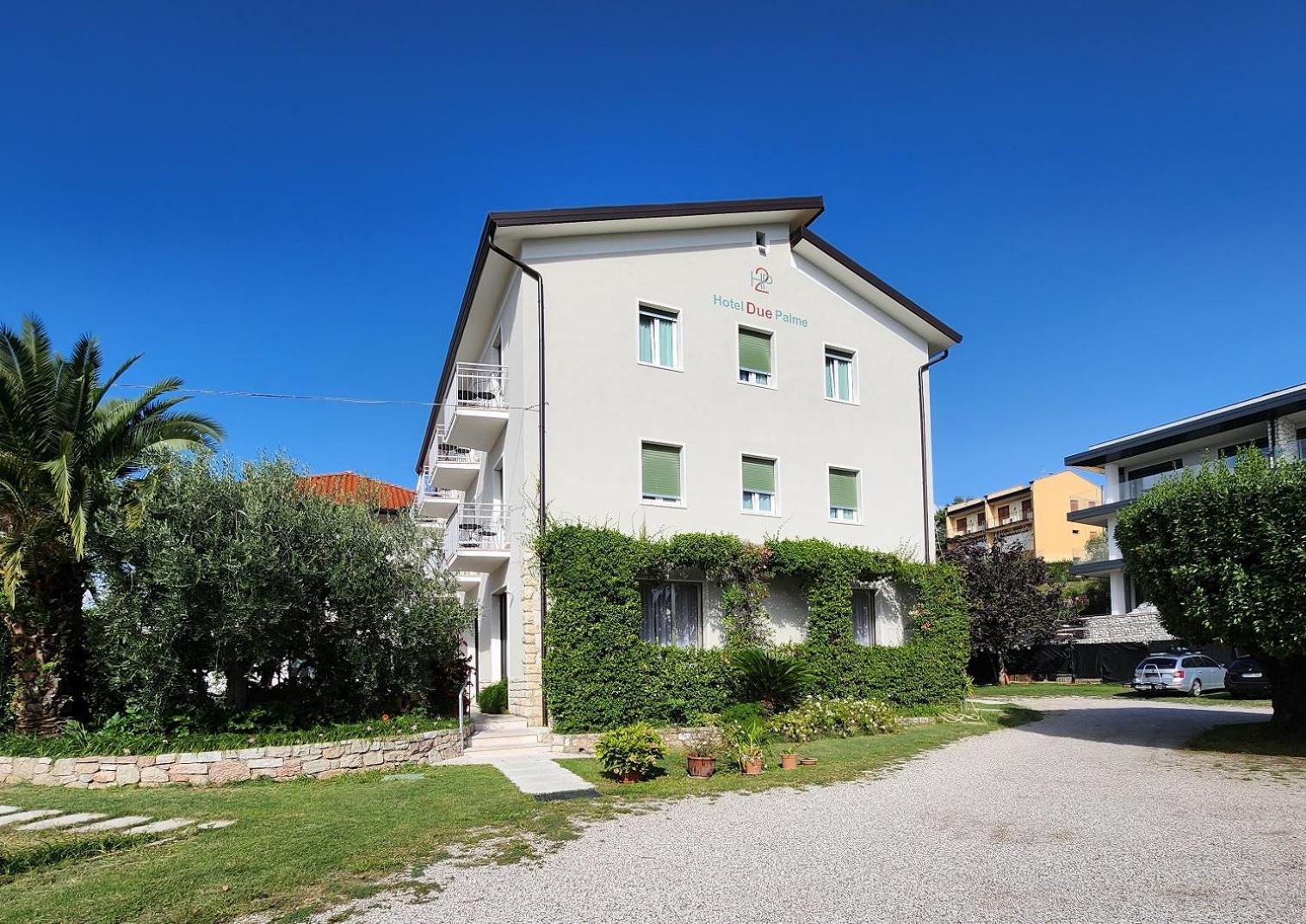 Hotel 2 Palme Torri Del Benaco Luaran gambar
